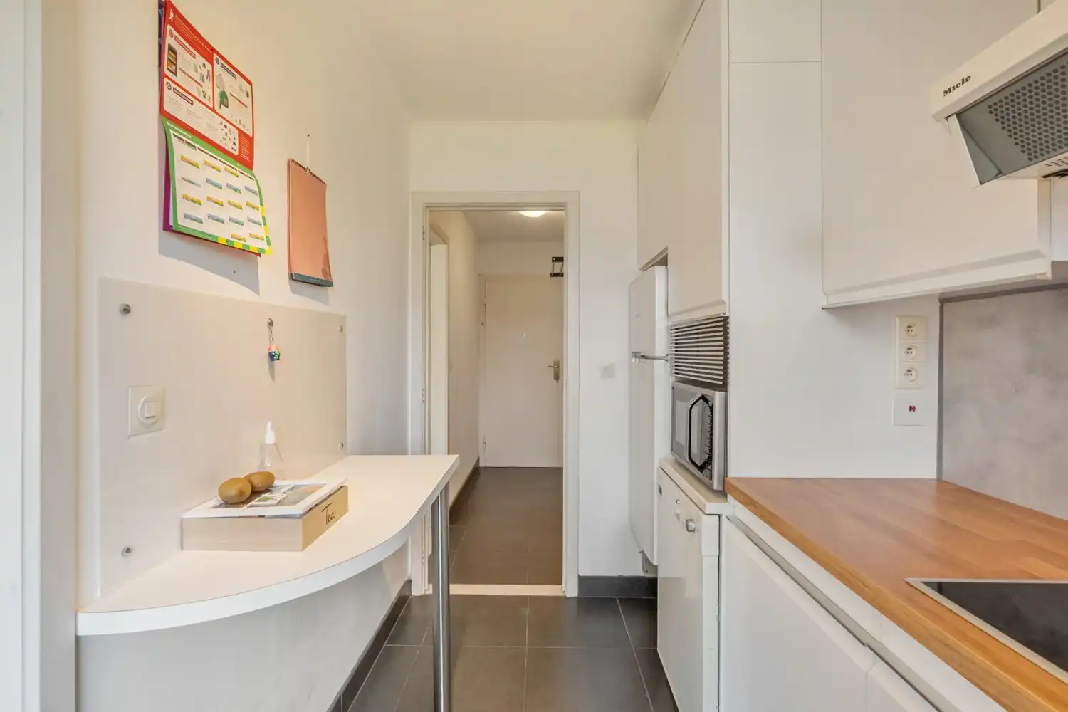 Centraal gelegen, gerenoveerd en energiezuinig appartement met 1 slaapkamer, een terras en een autostaanplaats te Leuven! foto 7