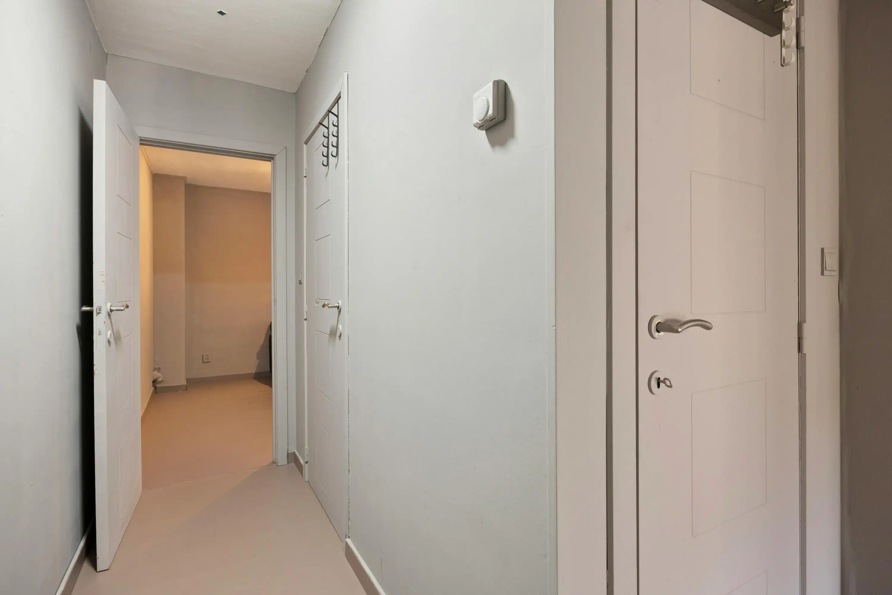 Handelsgelijkvloers met appartement op de markt in Ternat foto 42