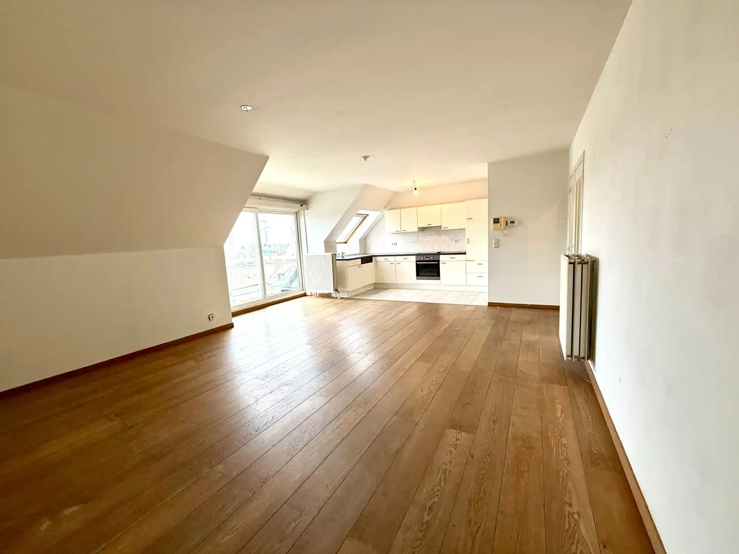 Dakappartement met 2 slaapkamers, 2 douchekamers en parkeerplaats foto 8