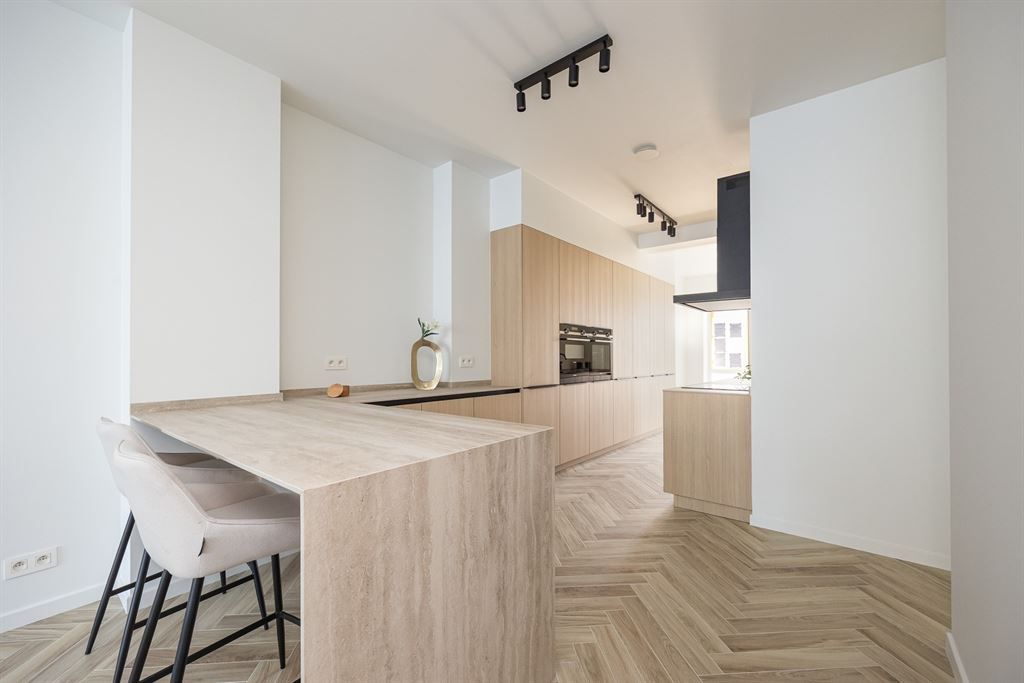 Stijlvol gerenoveerd gelijkvloers appartement foto 7
