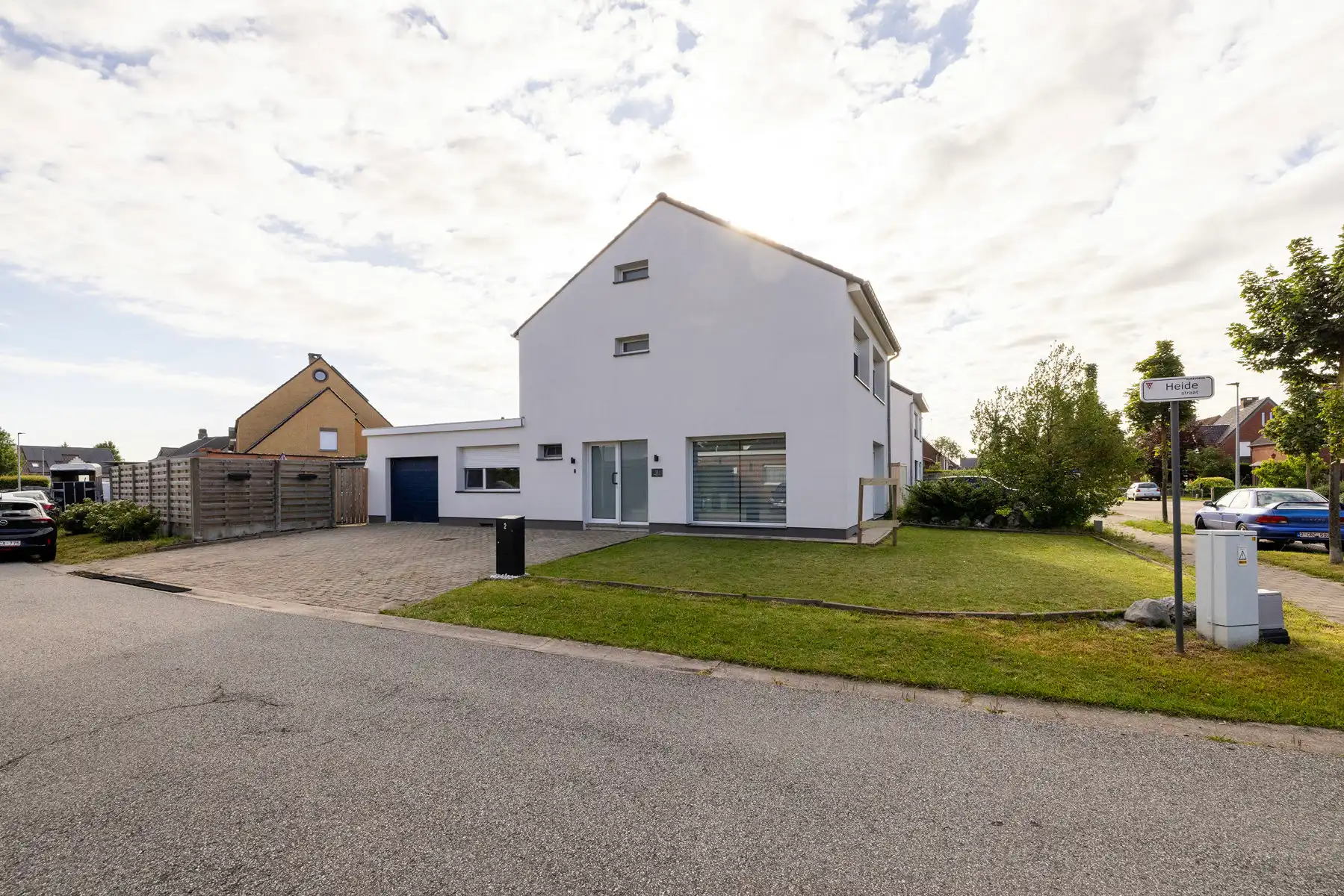 Deels gerenoveerde woning met 3 slpks en tuin op 405m2 foto 2
