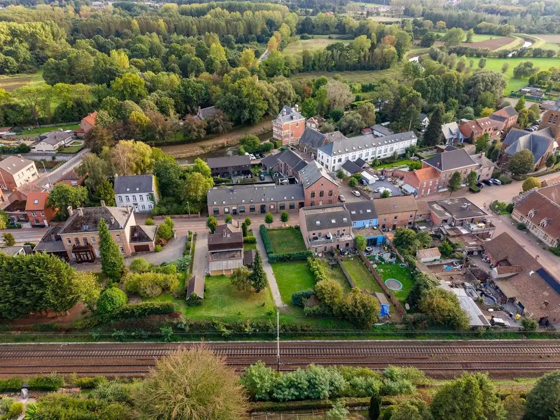 Karaktervolle vrijstaande woning met uitbreidingspotentieel in centrum foto 42