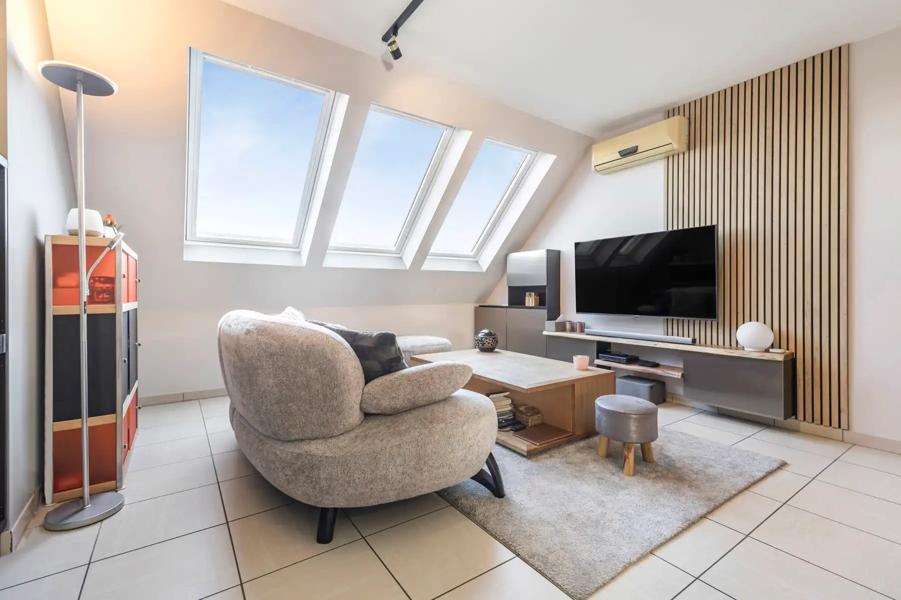 Appartement met 2 slaapkamers, 2 autostaanplaatsen en balkon foto 3