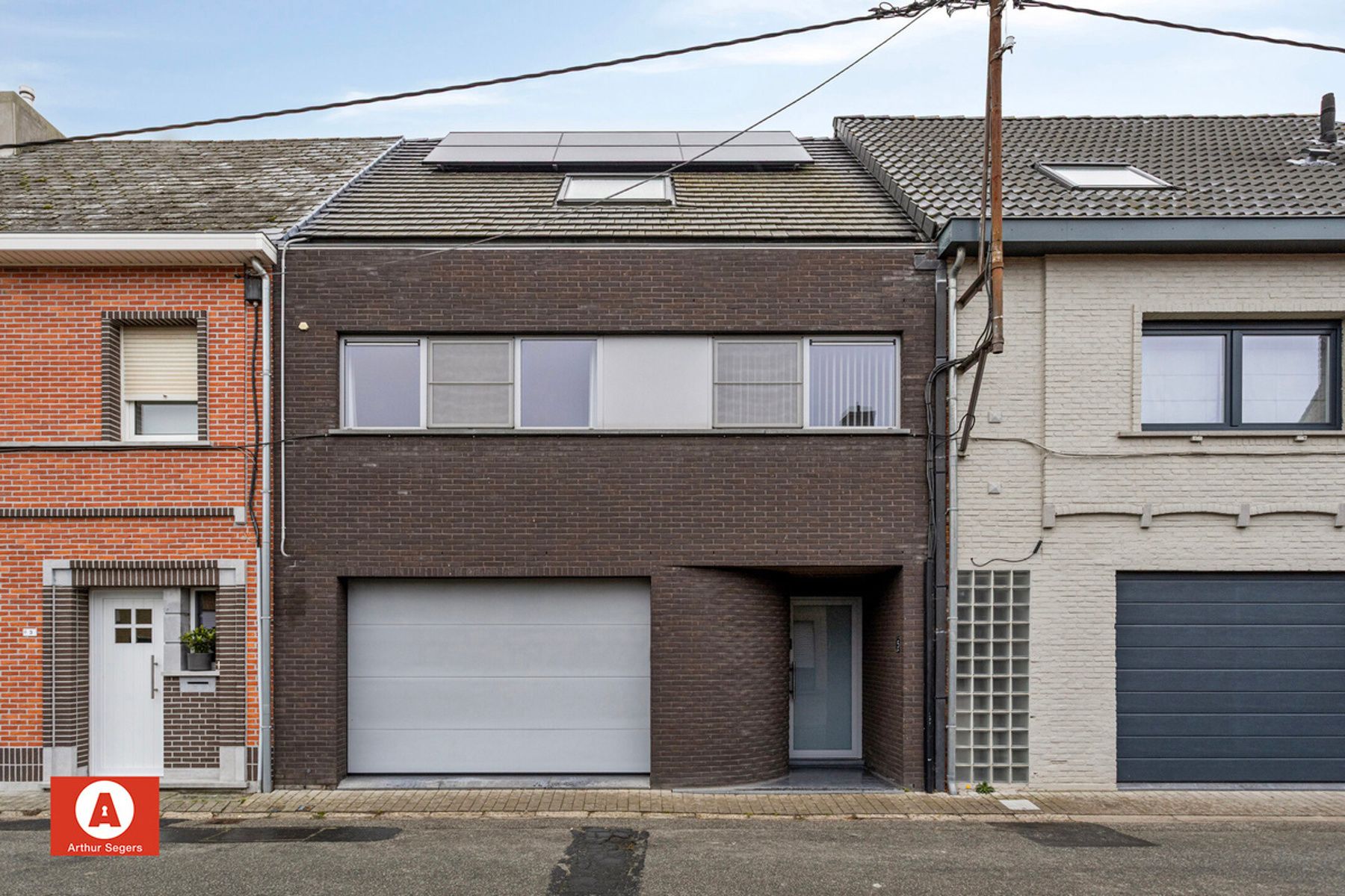 Energiezuinige EPC-A gezinswoning mét inpandige garage. foto {{pictureIndex}}