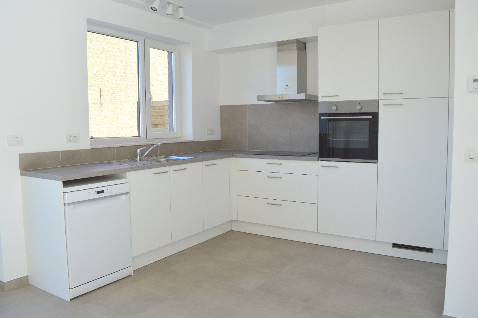Nieuwbouwwoning te huur in Gullegem op een rustige en  kindvriendelijke locatie foto 3