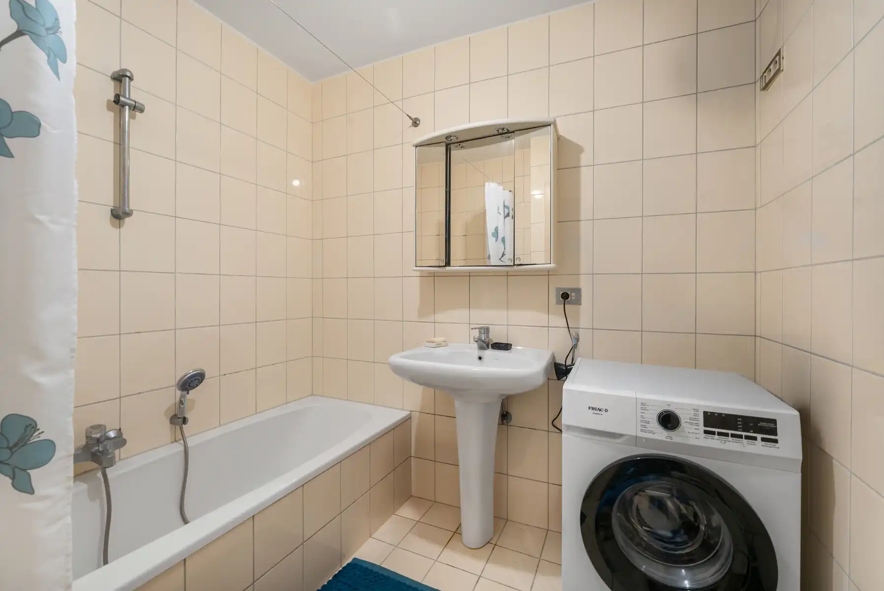 Opbrengsteigendom met 4 appartementen.  foto 14