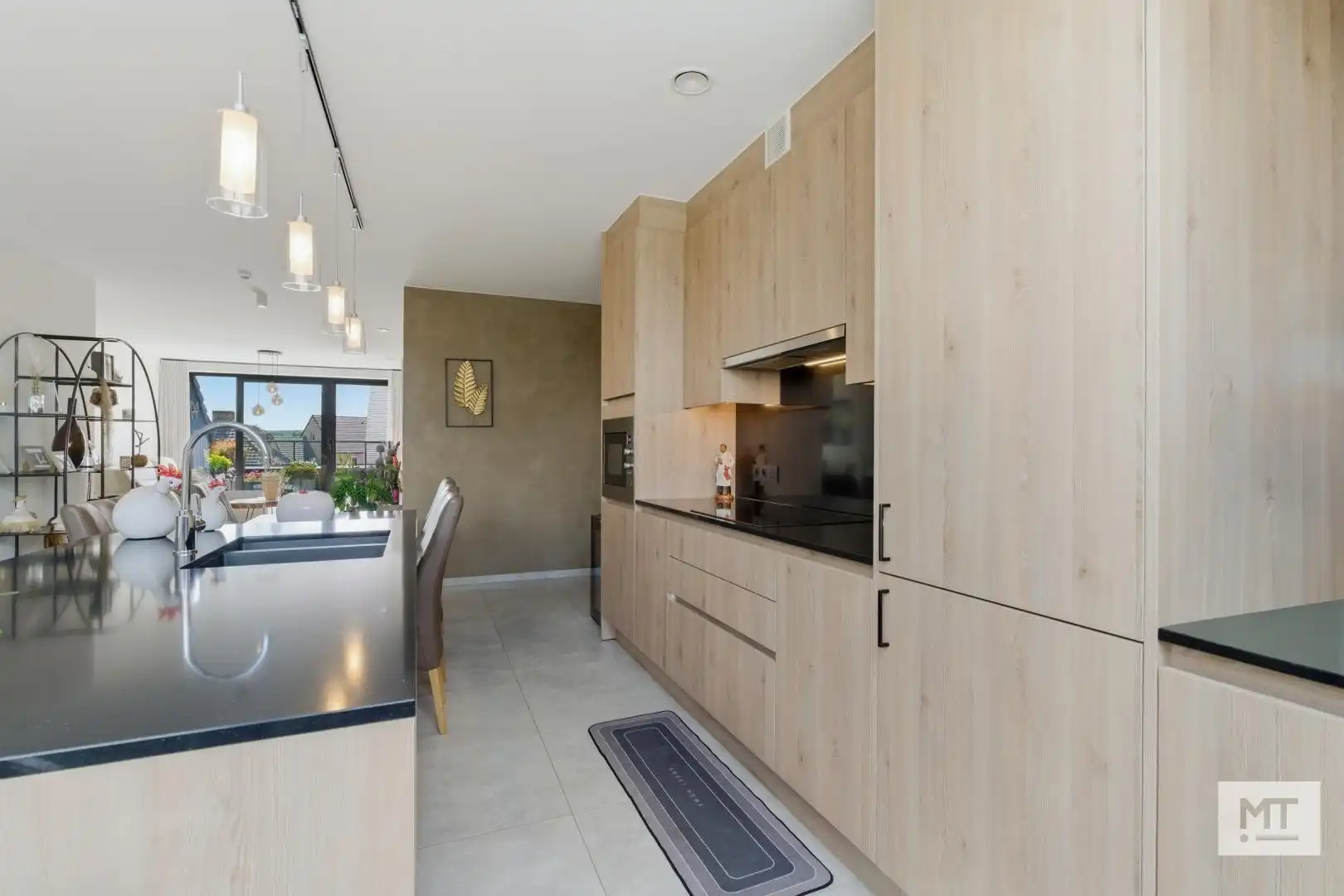 Modern, instapklaar appartement met 2 slpk en zonnig terras in centrum Zonnebeke foto 4