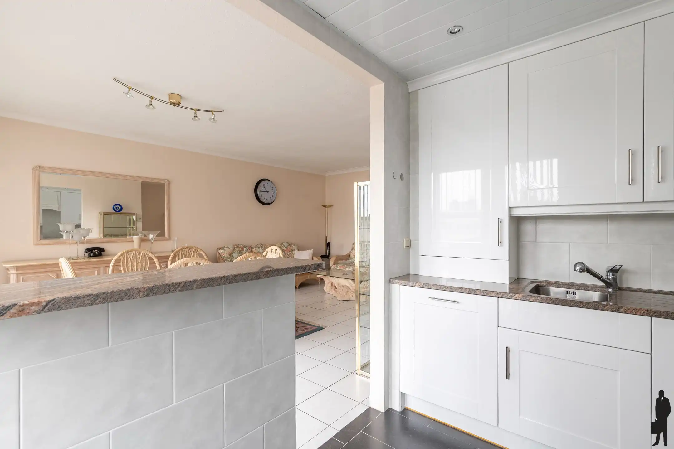 Ruim appartement bij het Wannikhovepark met autostaanplaats foto 8