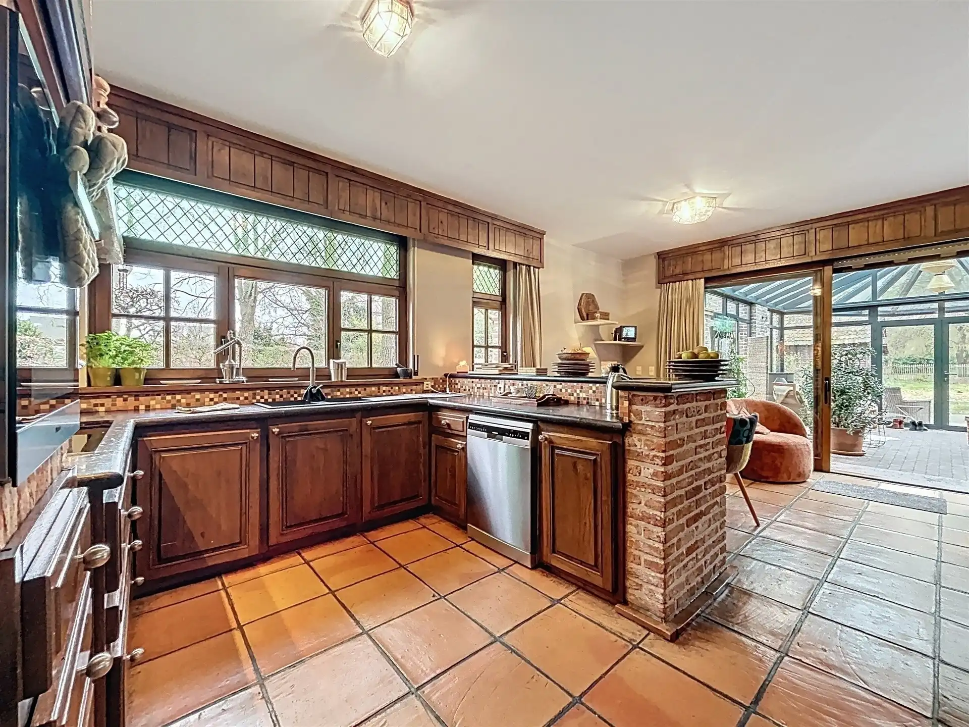 villa met 5 slk en riant bijgebouw op 14262m² foto 11