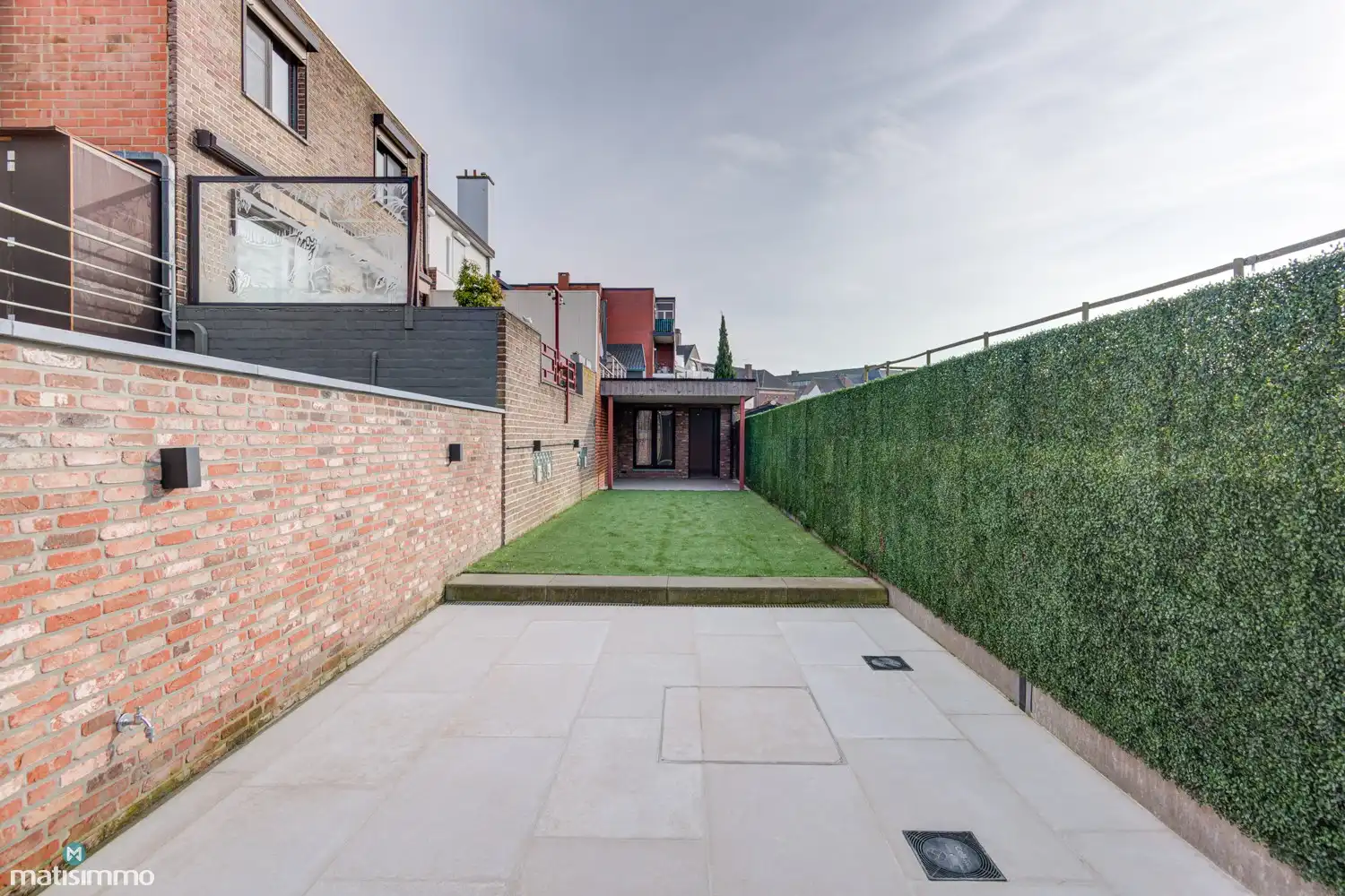 VOLLEDIG VERNIEUWDE TUSSENWONING (EPC A) MET 3 SLAAPKAMERS, BETONKELDER EN TUIN IN STADSCENTRUM BILZEN foto 24