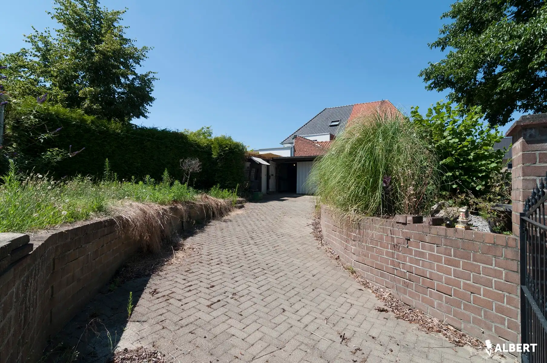 Leuke halfopen gezinswoning met potentieel op topligging! foto 29