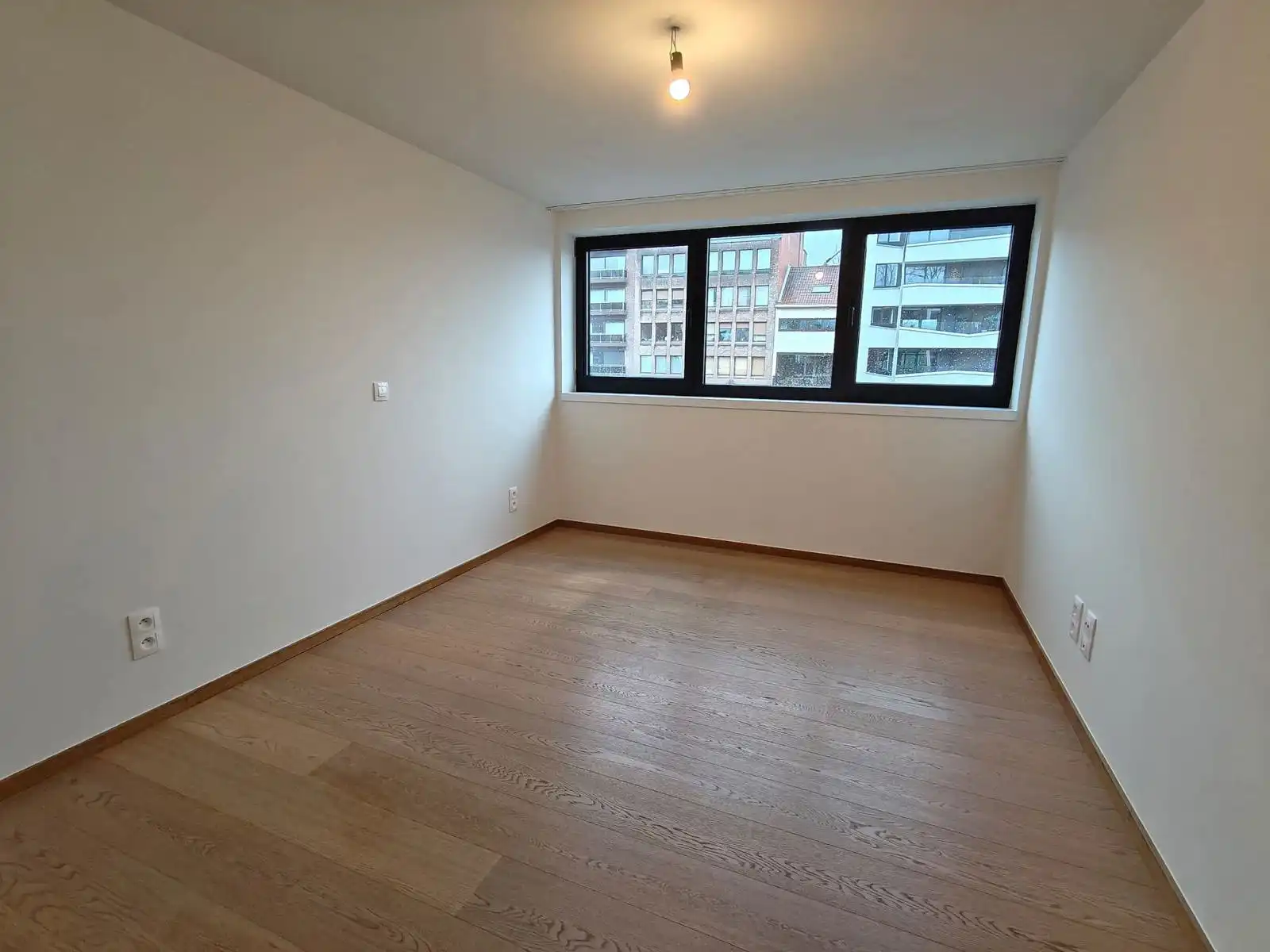 2 slaapkamer app met staanplaats en lasten inbegrepen! foto 5