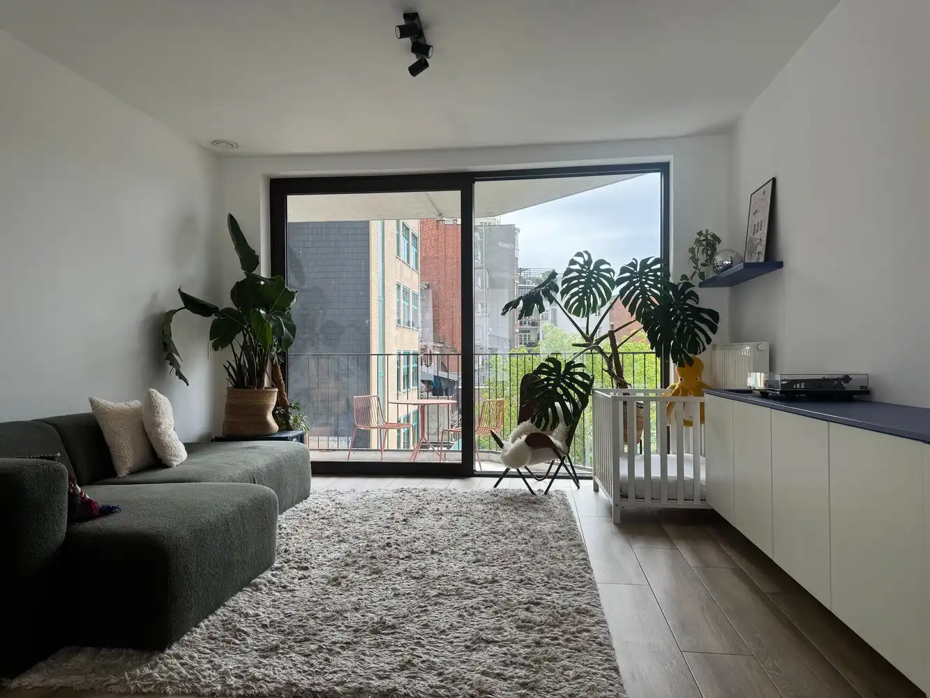 Modern tweeslaapkamerappartement met terras en topligging aan het Stadspark foto 5