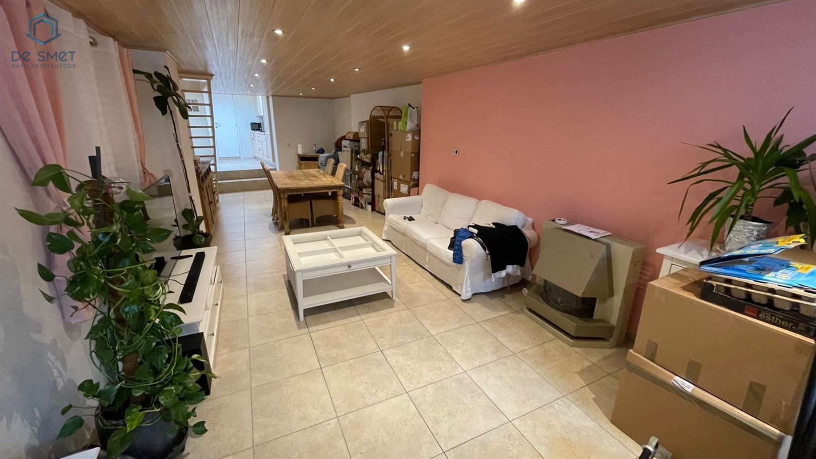 INSTAPKLARE STADSWONING MET 2 SLAAPKAMERS IN HARTJE GERAARDSBERGEN foto {{pictureIndex}}