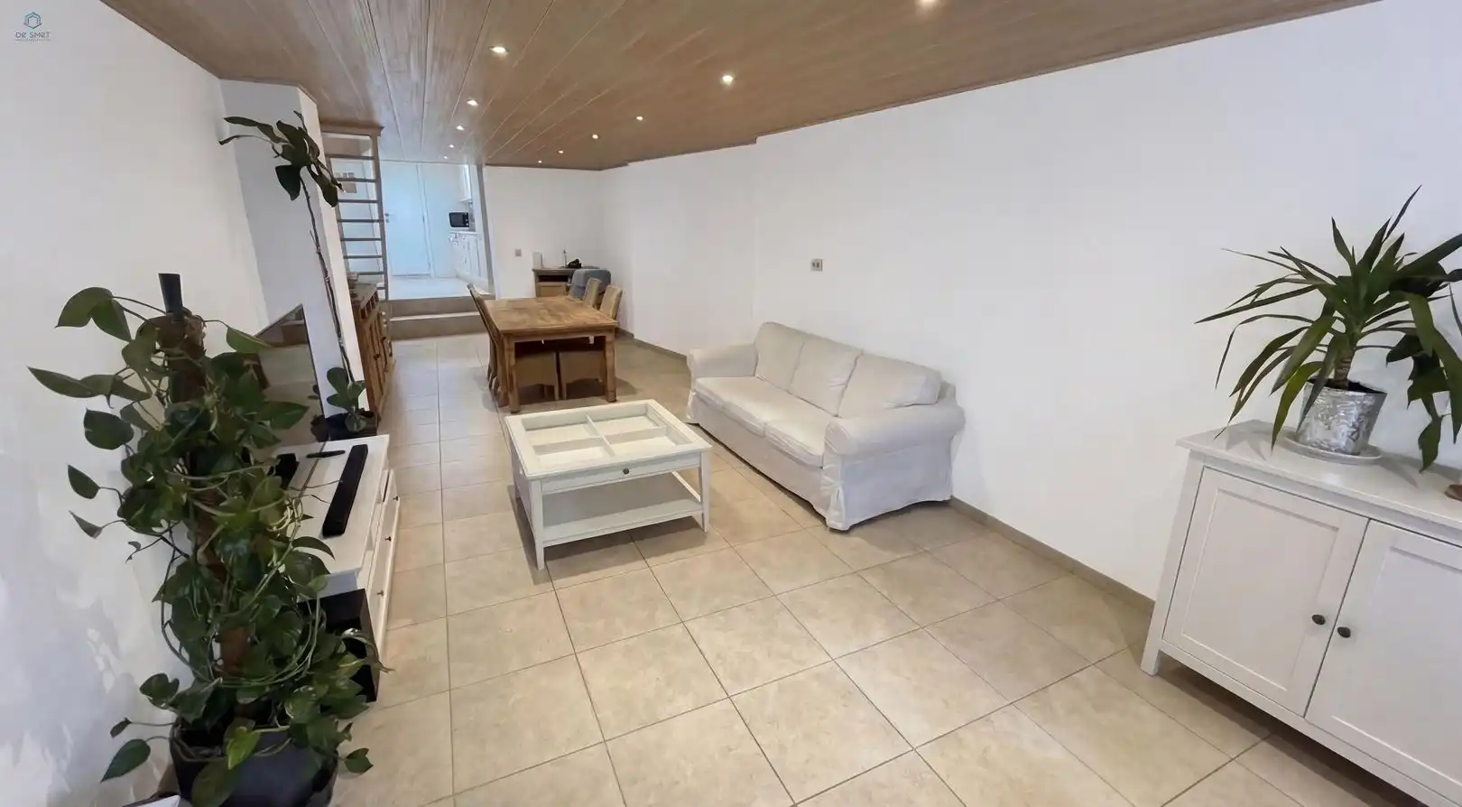 INSTAPKLARE STADSWONING MET 2 SLAAPKAMERS IN HARTJE GERAARDSBERGEN foto {{pictureIndex}}