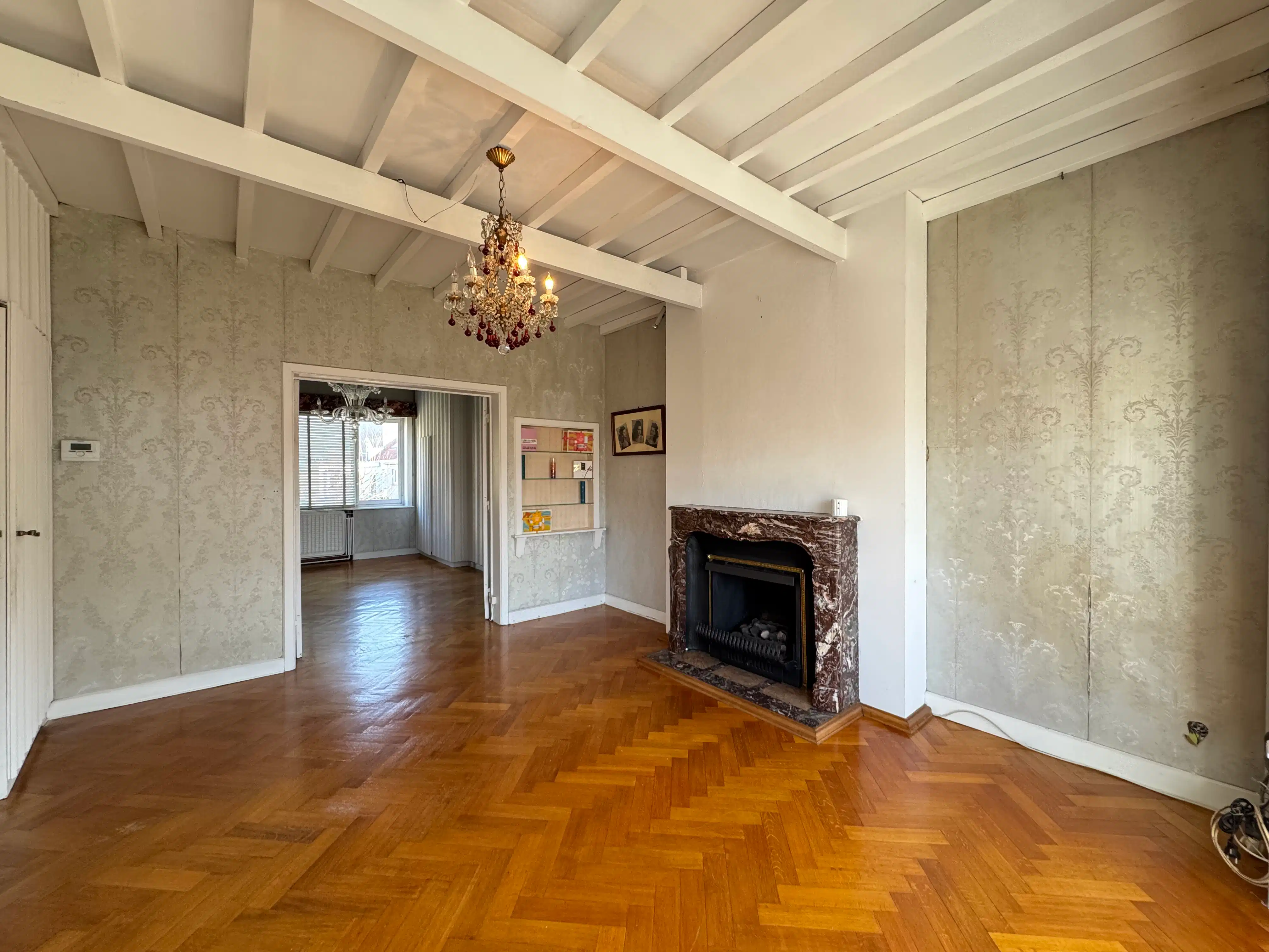 Unieke renovatiekans op topligging in Mariakerke foto 2