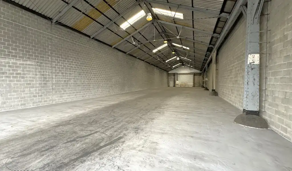 Magazijn te huur aan Houtdok in haven Antwerpen foto 4