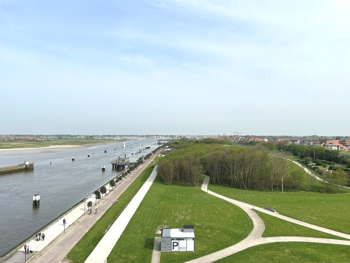 Exclusief appartement van 293M2 op de mooiste locatie van de Belgische Kust foto 2