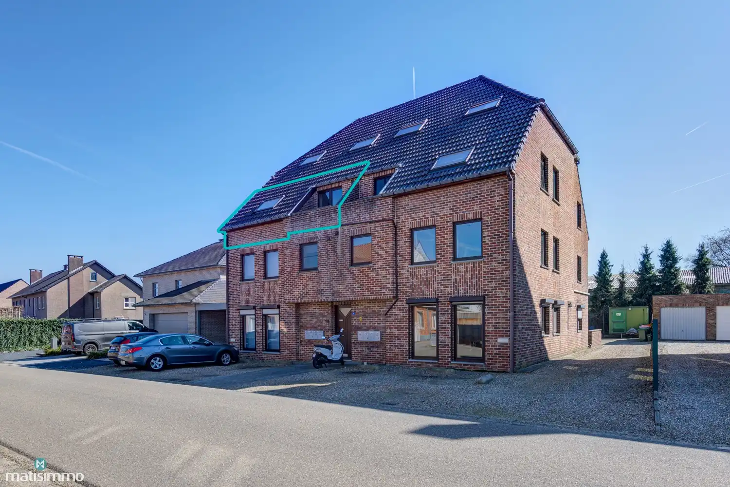 INSTAPKLAAR APPARTEMENT MET TWEE SLAAPKAMERS EN GARAGE NABIJ HET CENTRUM VAN LANAKEN foto 16