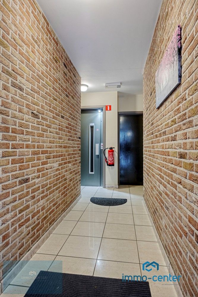 Lichtrijk en Instapklaar Appartement (150 m²) met 3 Slaapkamers en 2 Ondergrondse Parkeerplaatsen in Genk foto 4