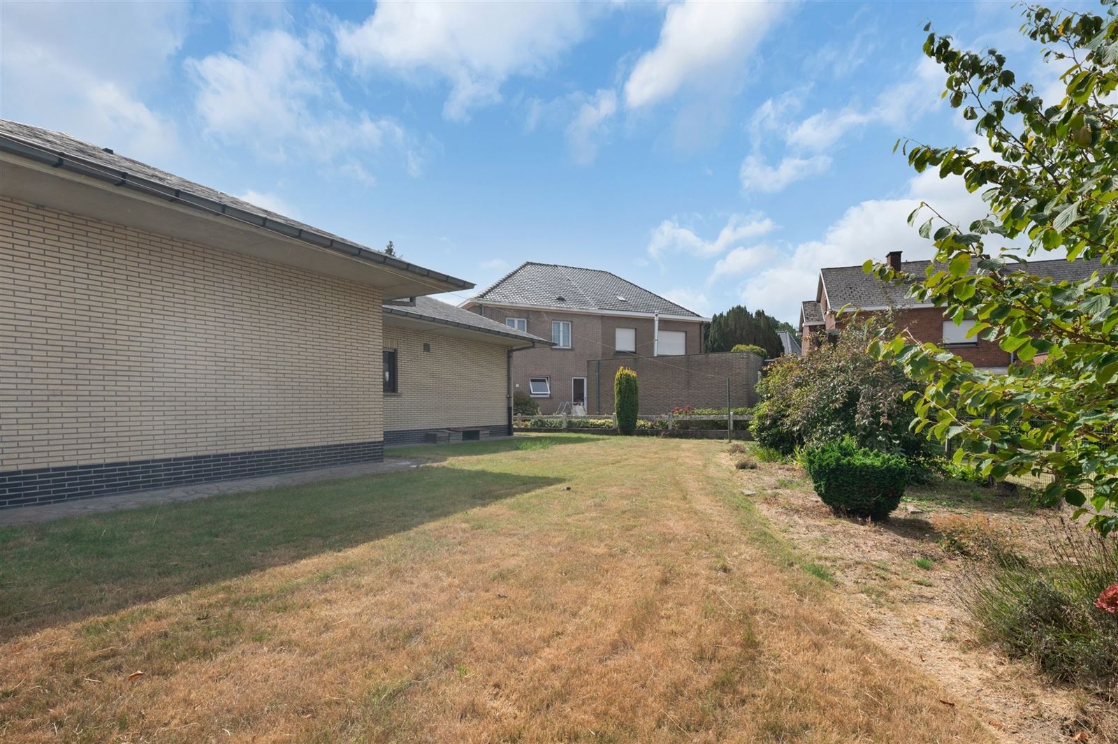Solide woning in doodlopende straat nabij centrum Zottegem! foto 4