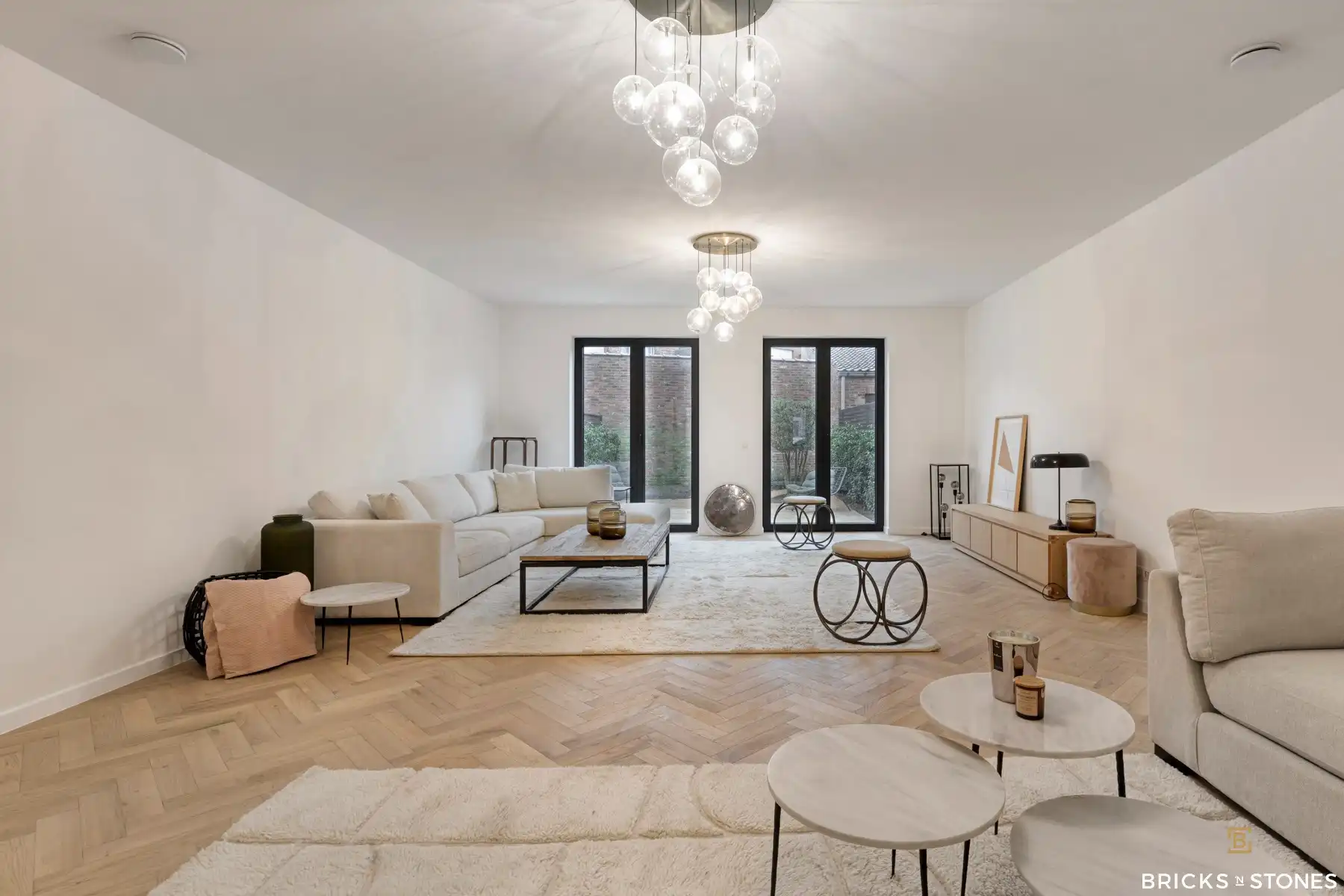 Nieuwbouwwoning met 4 slaapkamers en zonnige tuin foto 4