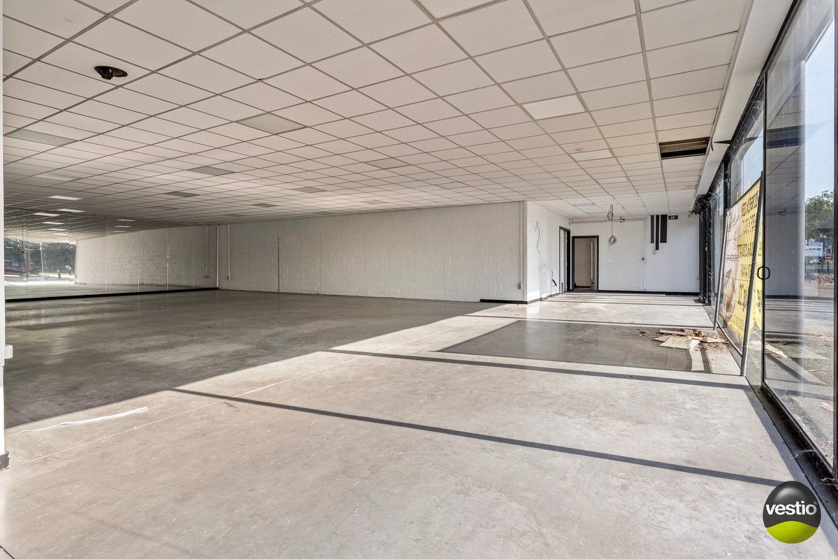 MULTIFUNCTIONEEL BEDRIJFSPAND VAN 970M² OP A-LOCATIE TE HASSELT. foto 11