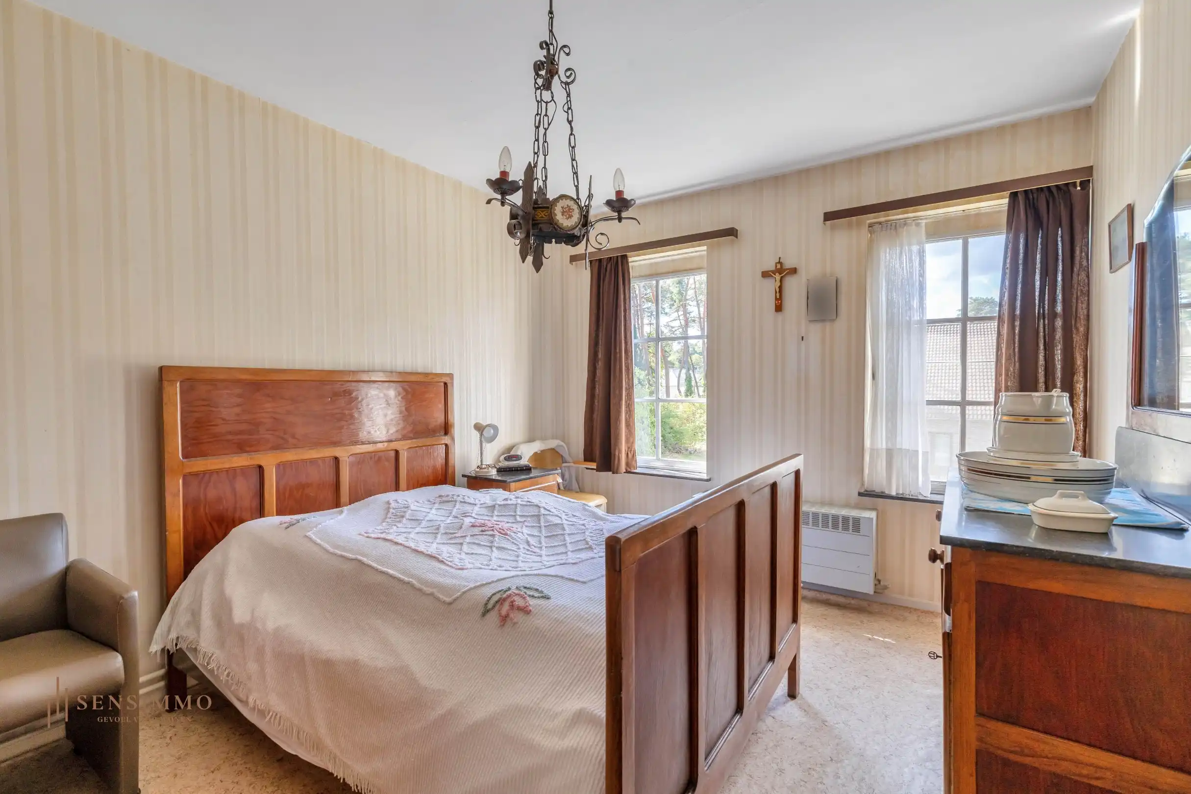 RUIME HALFOPEN WONING MET 4 SLAAPKAMERS OP RUSTIGE LIGGING foto 14