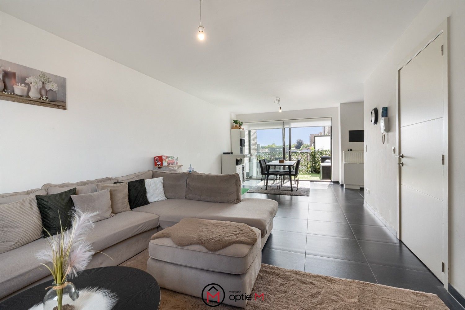Instapklaar appartement met parking en terras foto {{pictureIndex}}