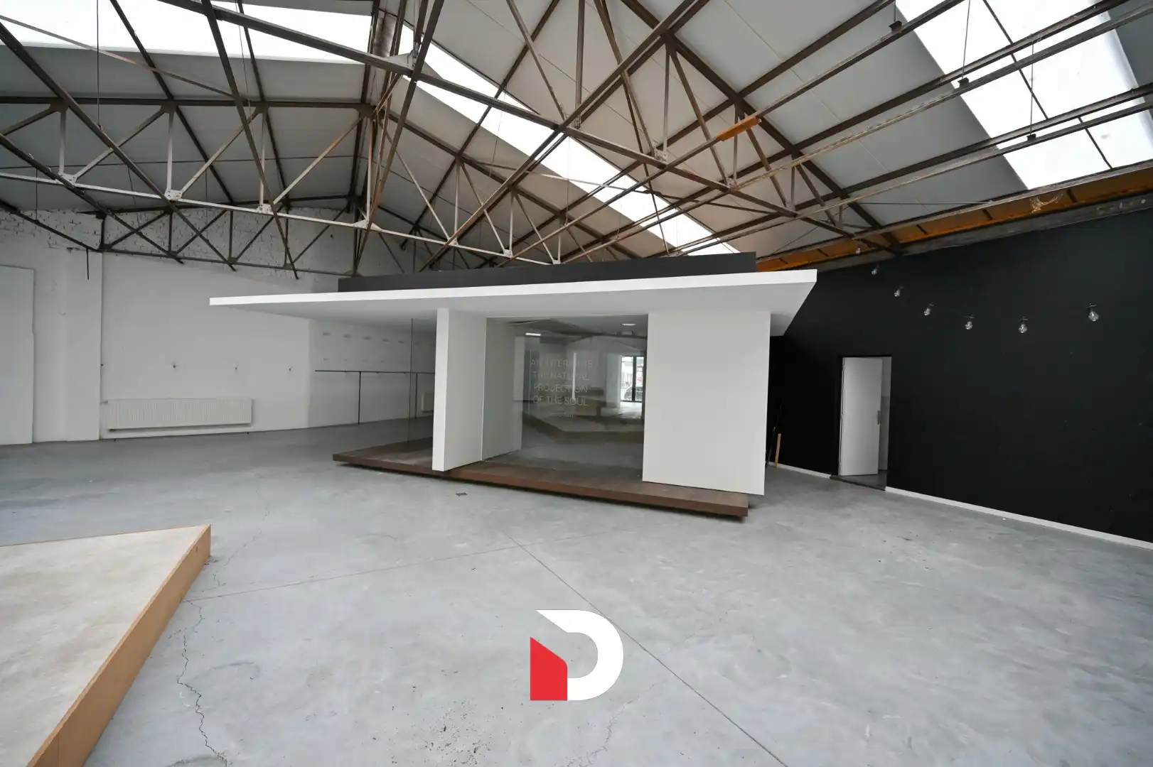 Gerenoveerd handelspand / winkelruimte op een strategische locatie te Assebroek. foto 13