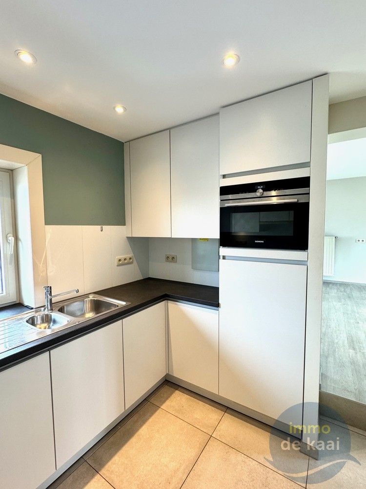 Goed gelegen duplexappartement nabij openbaar vervoer. foto 6