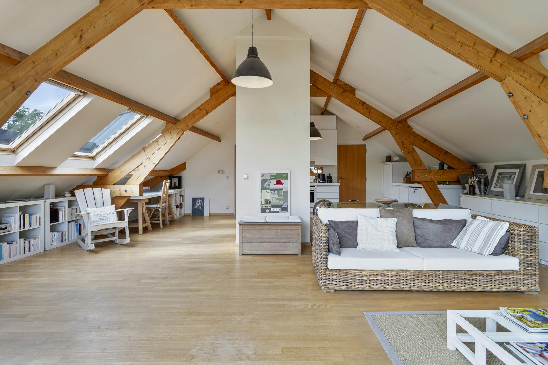 Ruim, lichtrijk appartement met twee slaapkamers te koop in Brugge foto 7