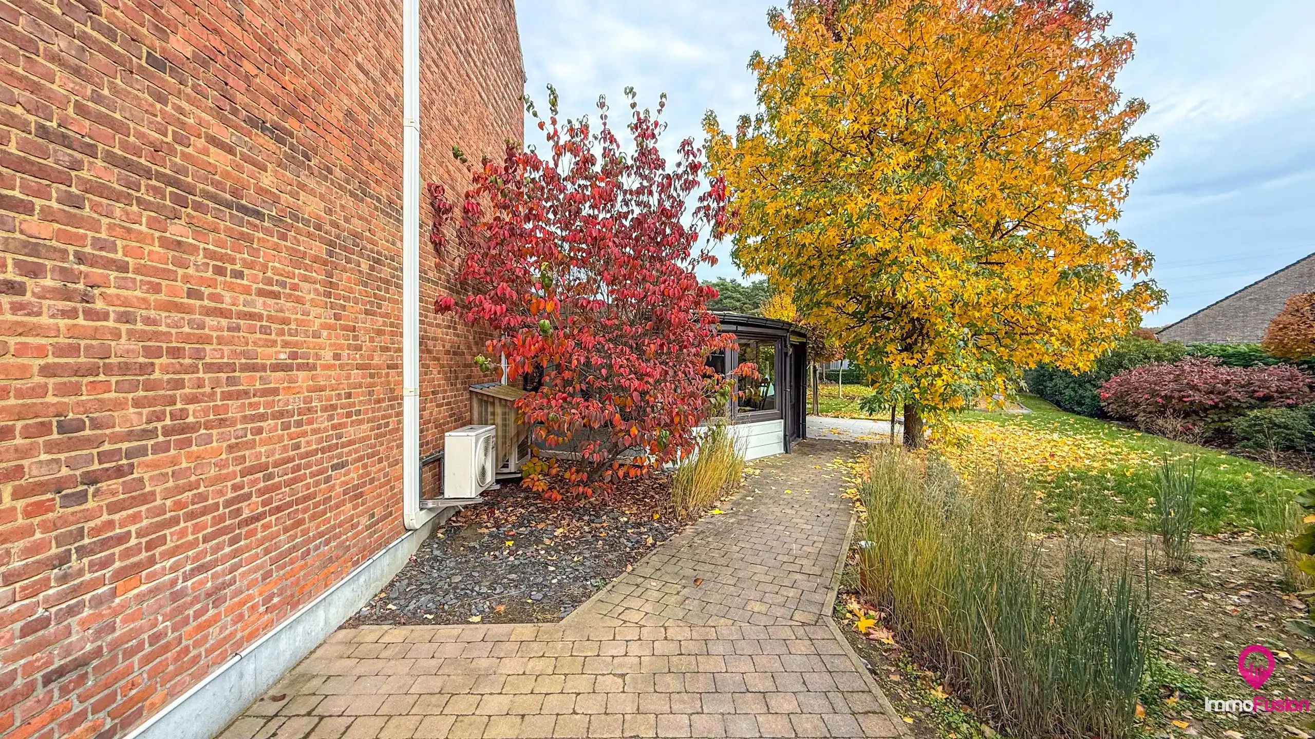 Charmante halfopen bebouwing met mooi perceel van ca 10are! foto 31