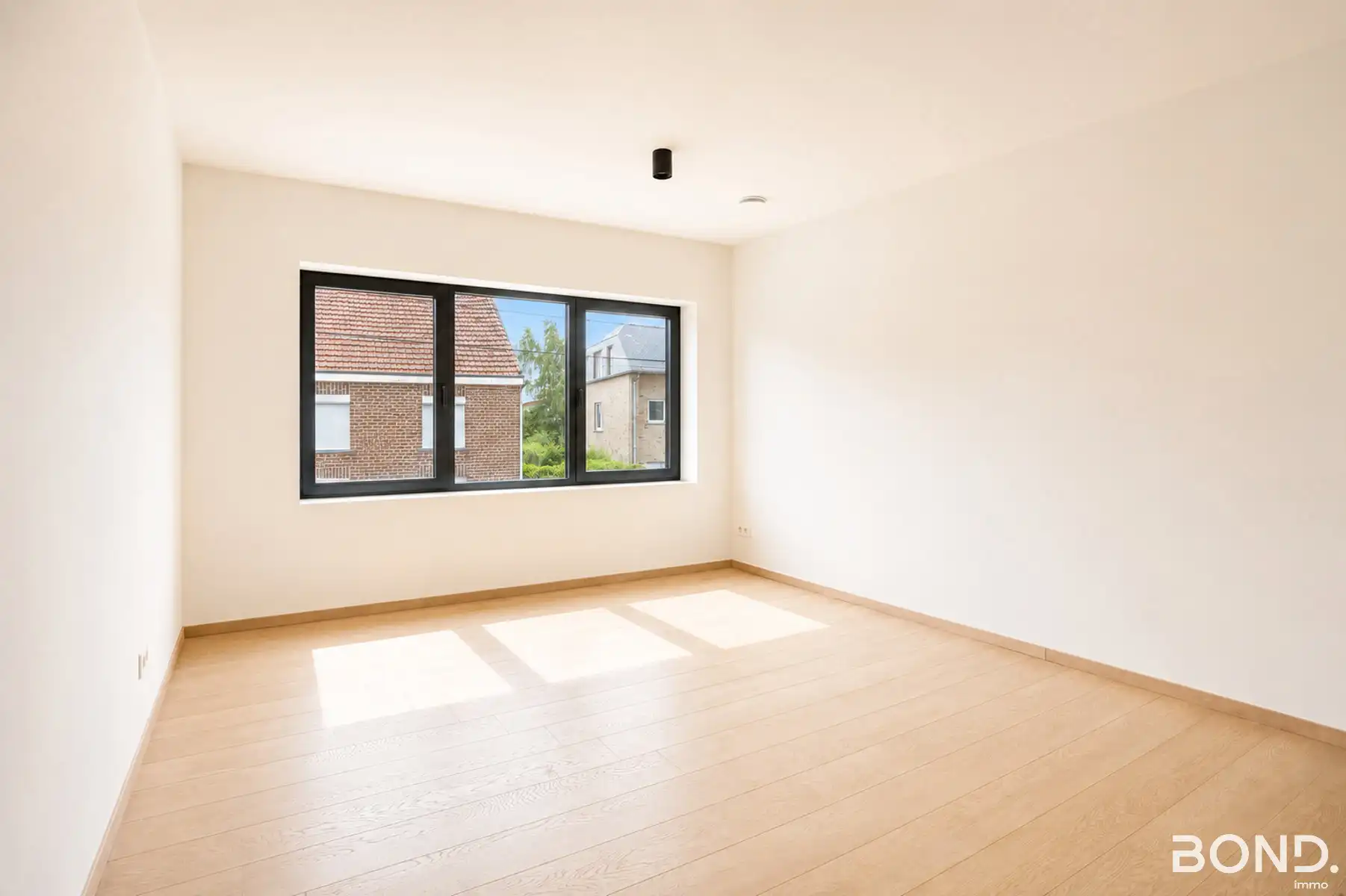 Instapklare villa met 4 slpks foto 14