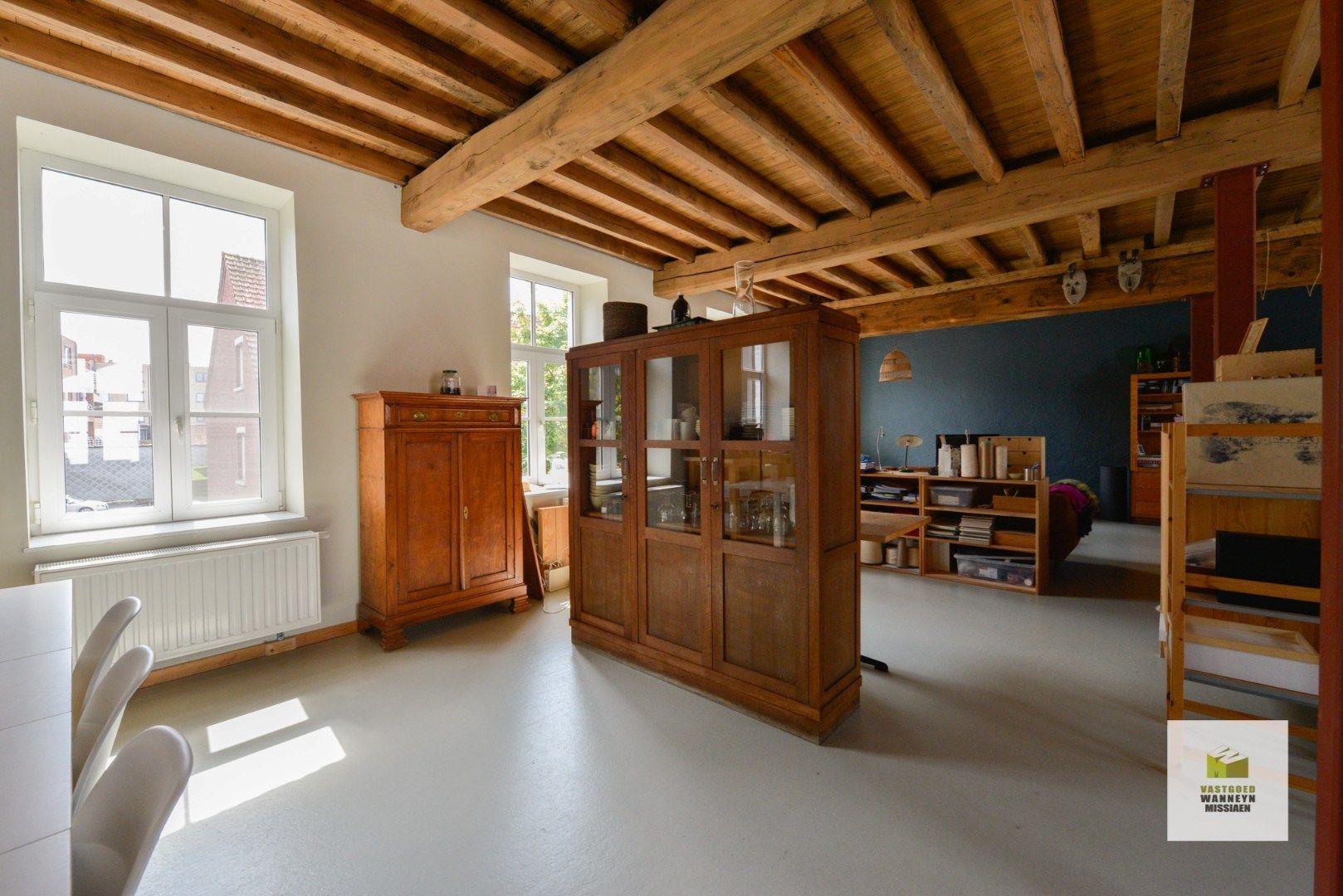 Gerenoveerd handelspand met ruime woning en gezellige stadstuin te centrum Roeselare foto 7