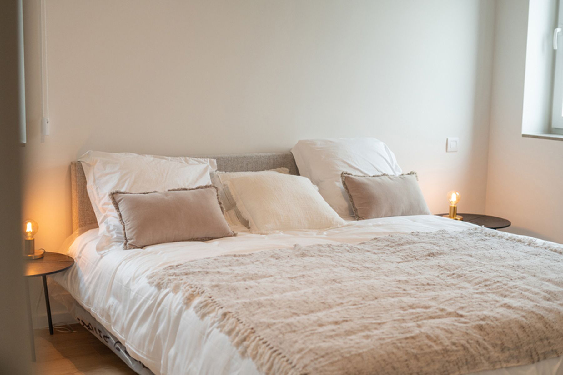 Moderne, halfopen woning foto 8