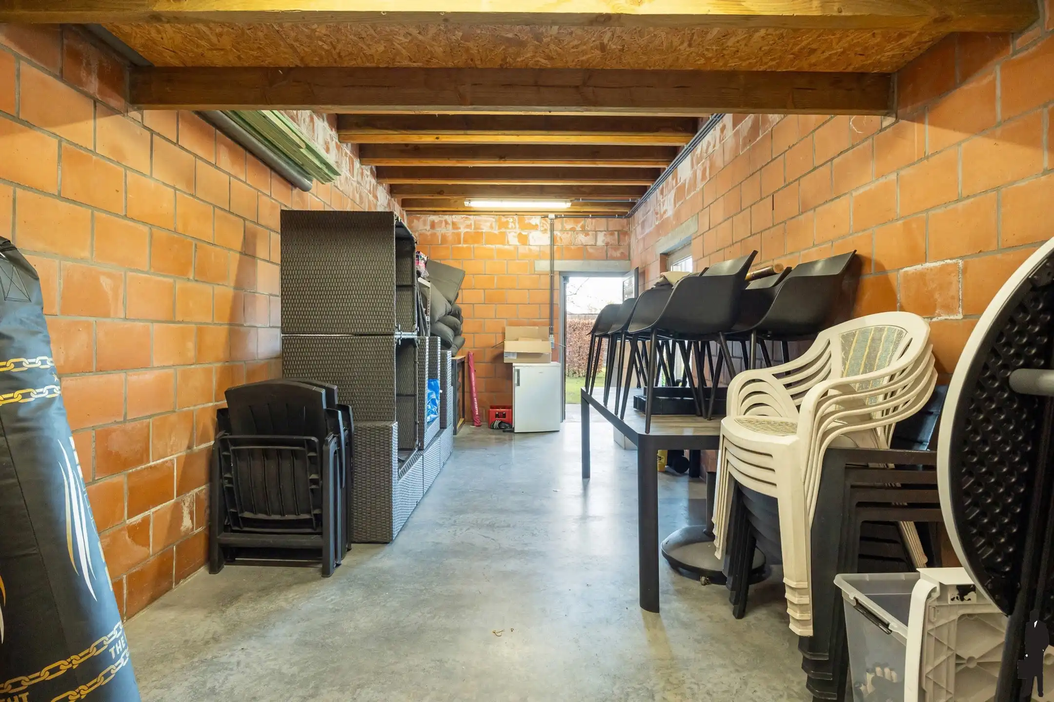 Instapklare, gerenoveerde gezinswoning met ruime tuin foto 19