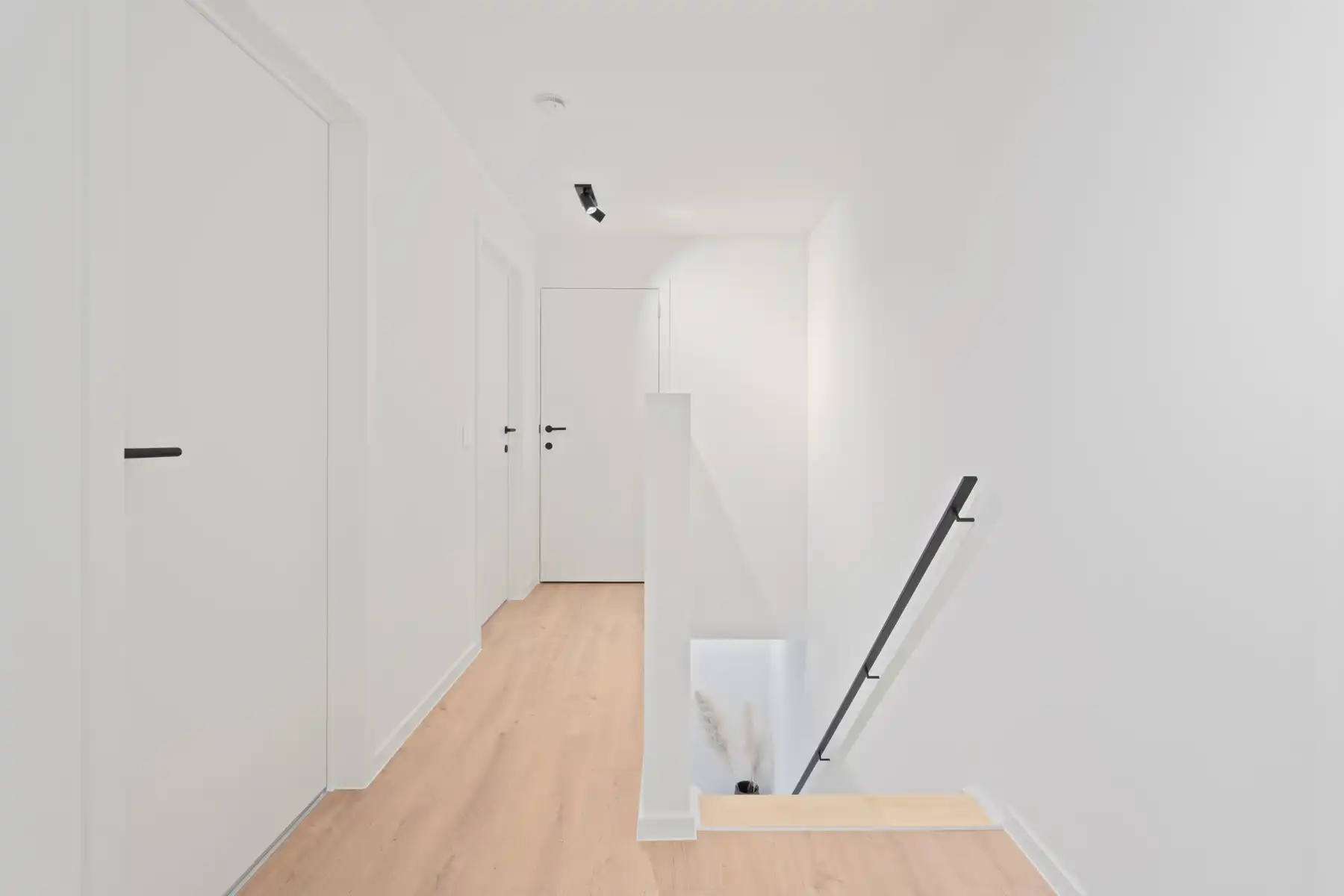 Moderne, gesloten woning foto 14