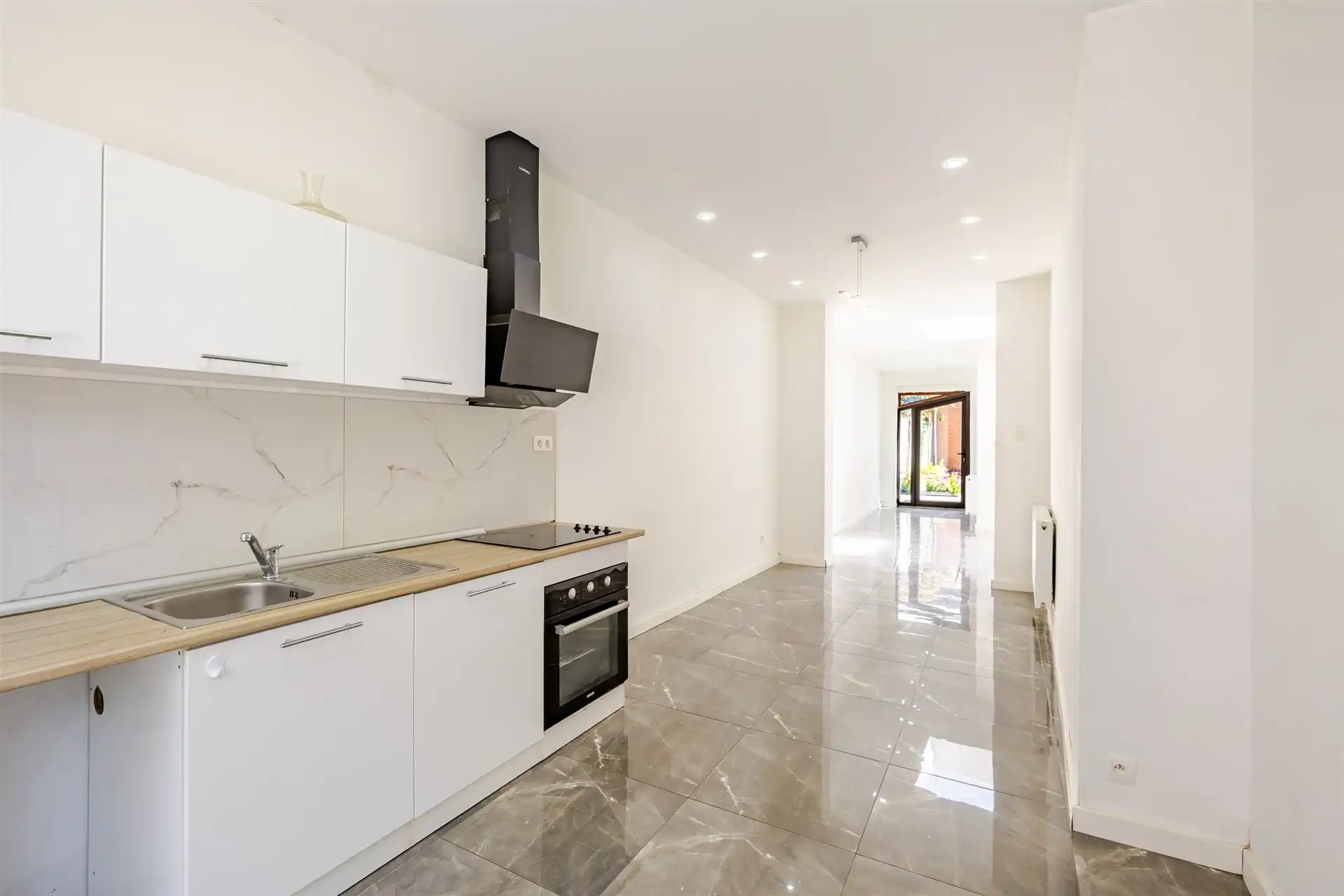 Gezellige woning met 3 slaapkamers te koop in Sint-Niklaas foto 3