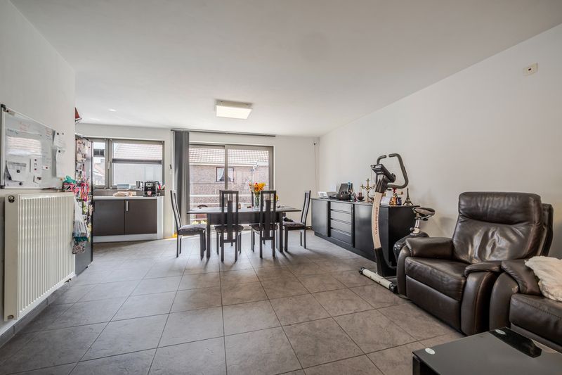 Stijlvolle en energiezuinige woning met garage in het bruisende centrum van Roeselare foto 2