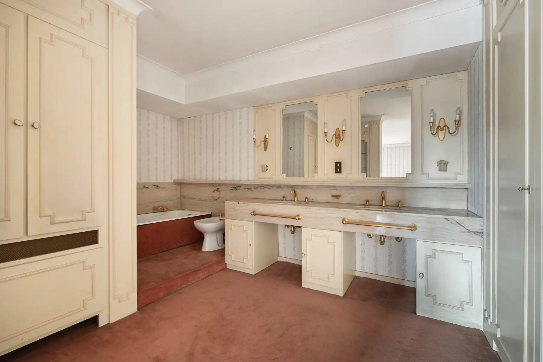 Karaktervolle villa met uitzonderlijk veel ruimte en tal van mogelijkheden foto 14
