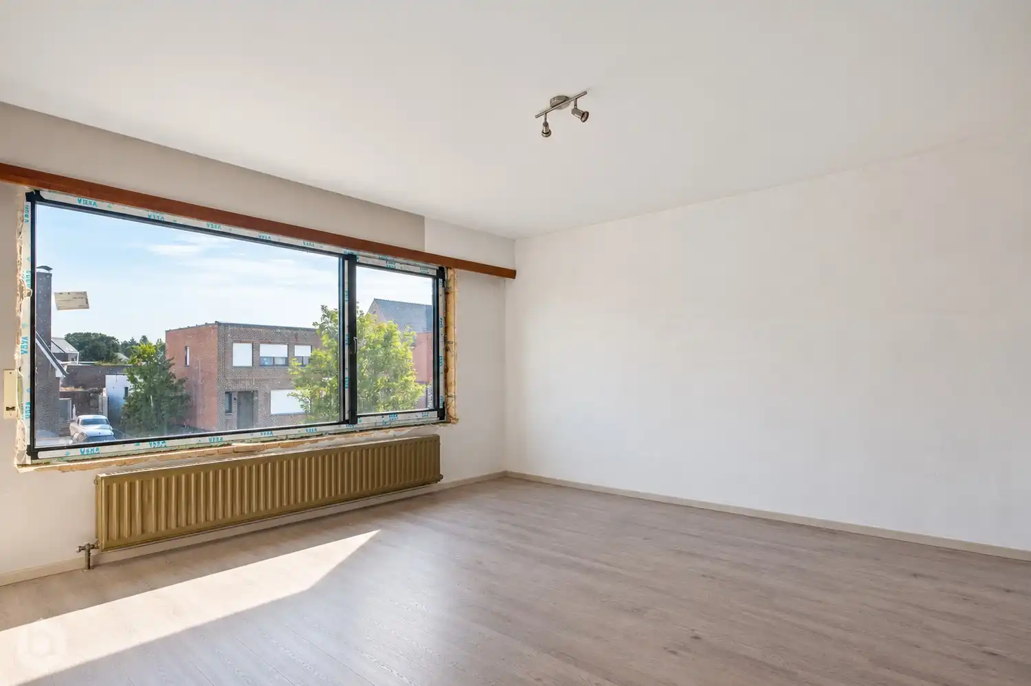 Ruime gezinswoning met magazijn van 250 m² op 9 are in Beerzel foto 12