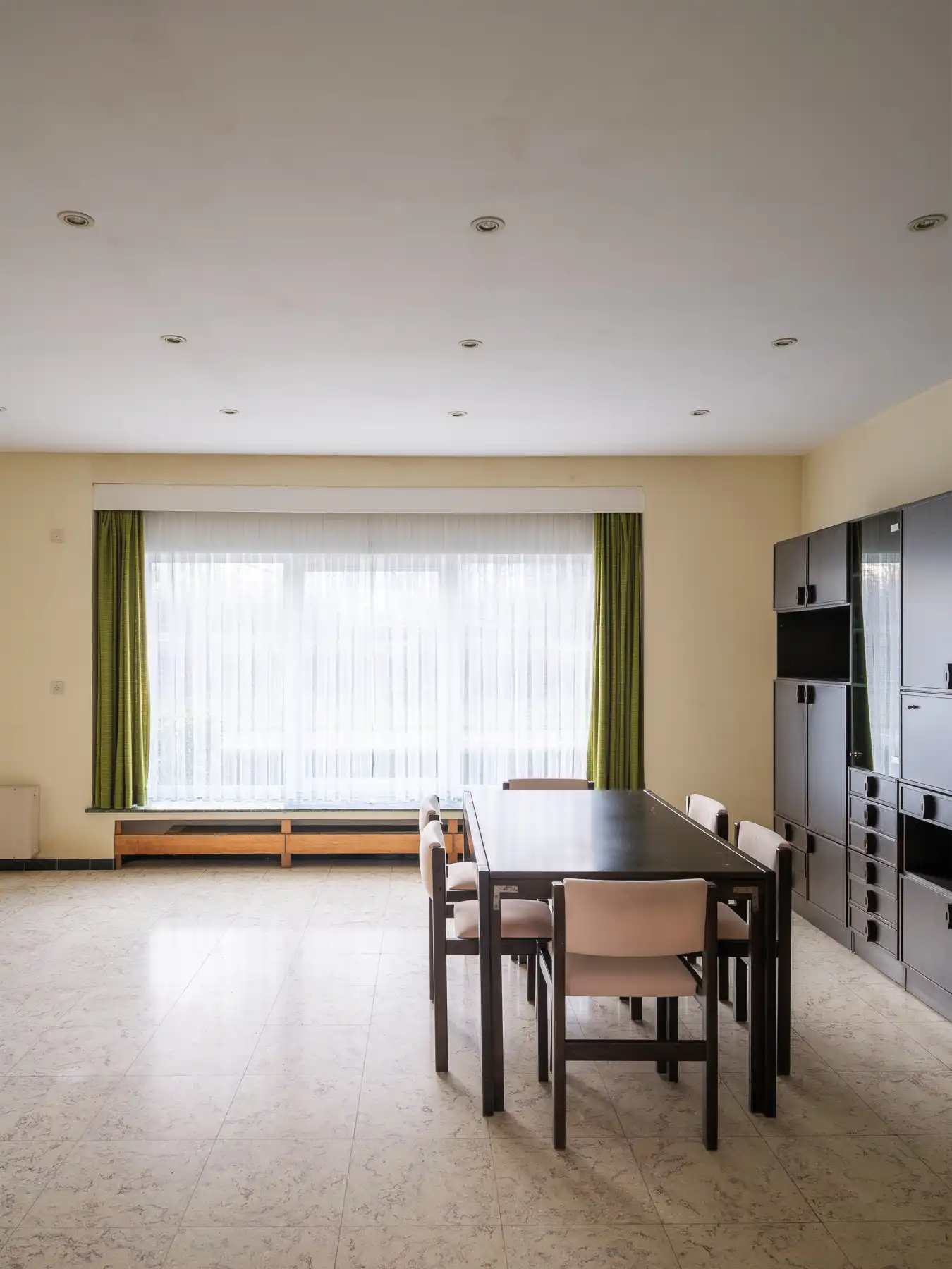 Op te frissen halfopen bebouwing met tuin en uitstekende bereikbaarheid foto 6