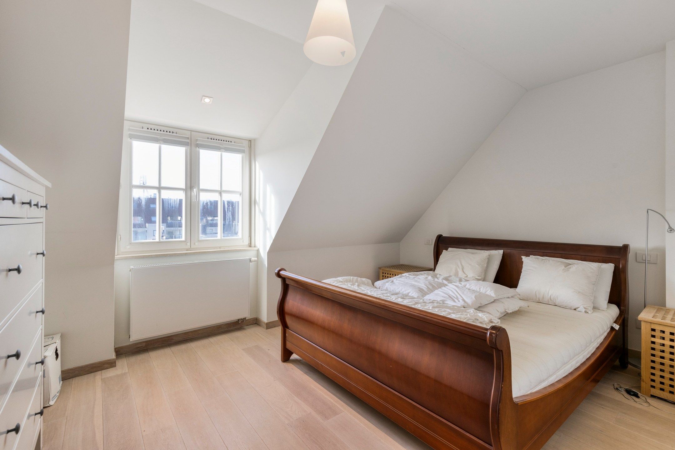 Instapklare duplex gelegen op slechts enkele passen ven het Van Bunnenplein en de zeedijk. foto 16