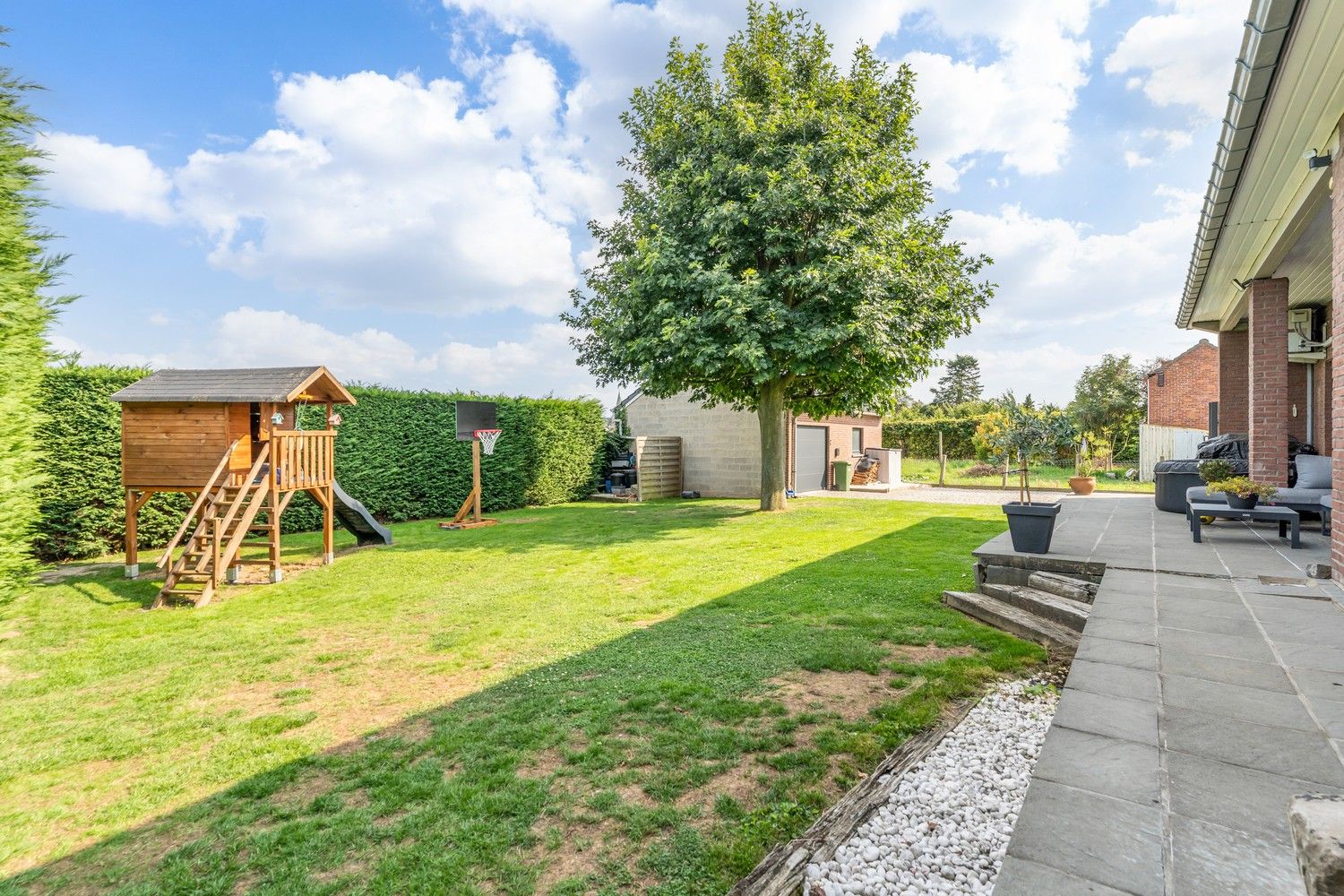 Gerenoveerde woning in het rustig gelegen Brustem. foto 23