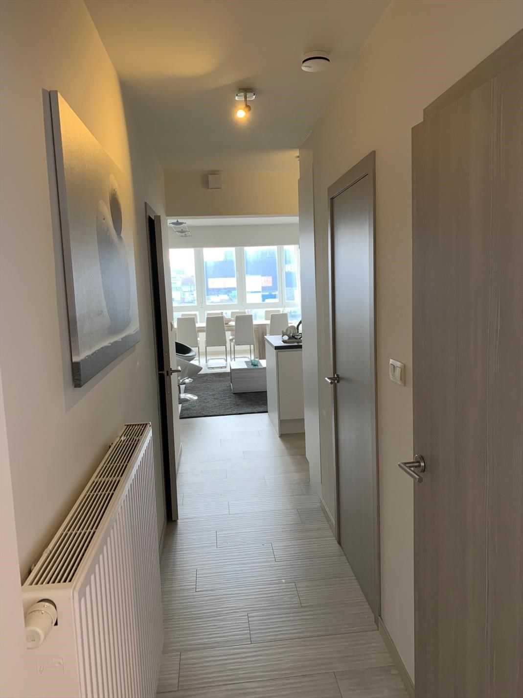 Prachtig gerenoveerd en gemeubeld appartement, vlak aan zee! foto 2