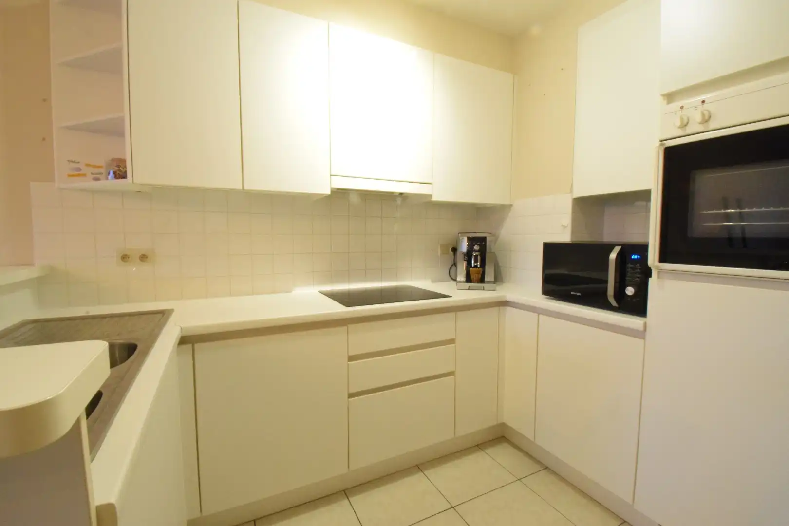 Instapklaar appartement met 2 slaapkamers en garage in Diksmuide foto 4