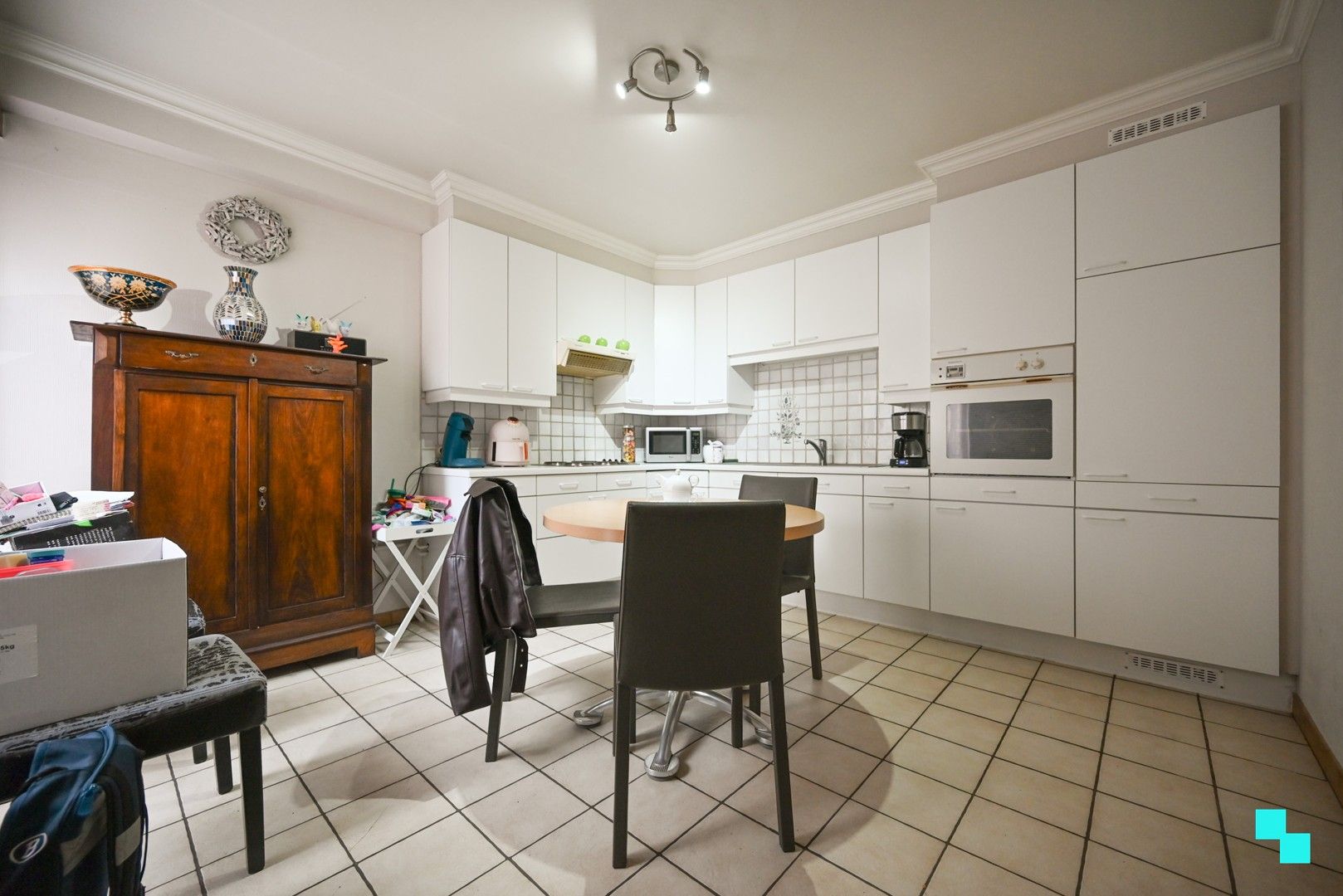 Drieslaapkamer appartement nabij de Grote Markt van Izegem foto 10