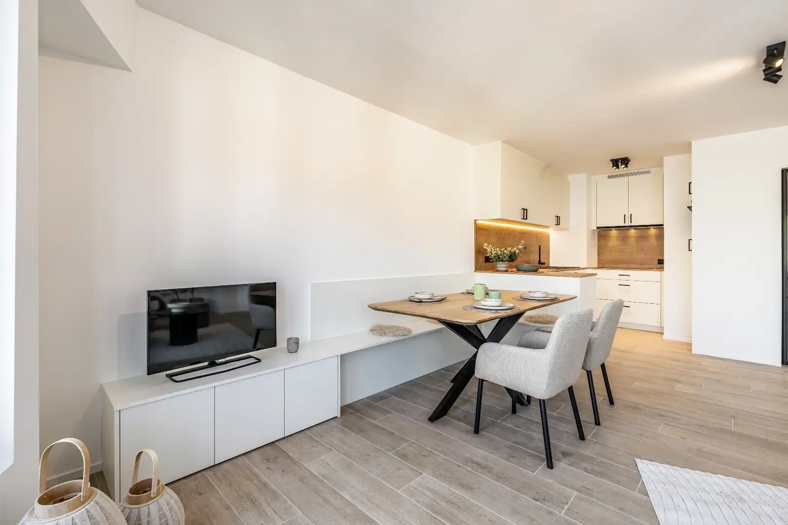 Prachtig en volledig gerenoveerd 2-slaapkamer appartement foto 2