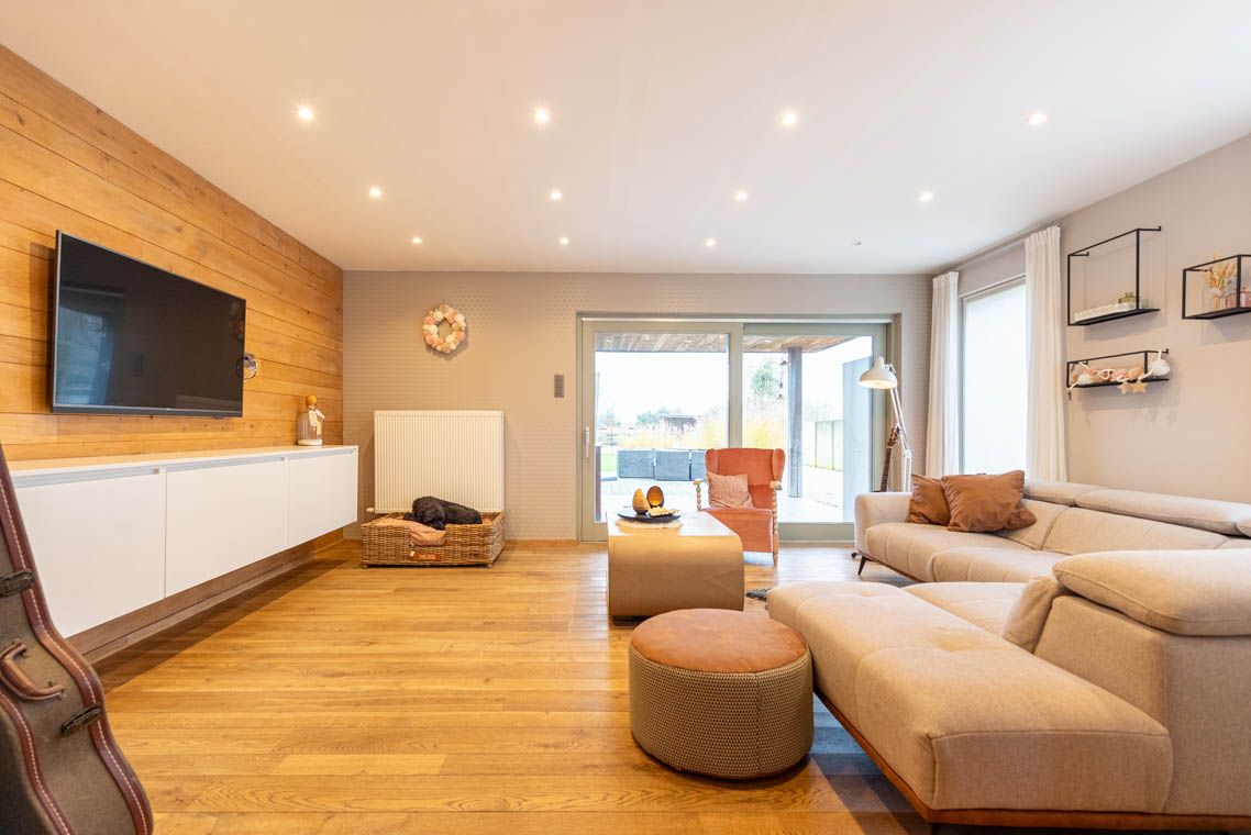 Energiezuinige woning met zonnepanelen, 3 grote slaapkamers, mooie tuin met bergplaats, zalig uitzicht foto 7